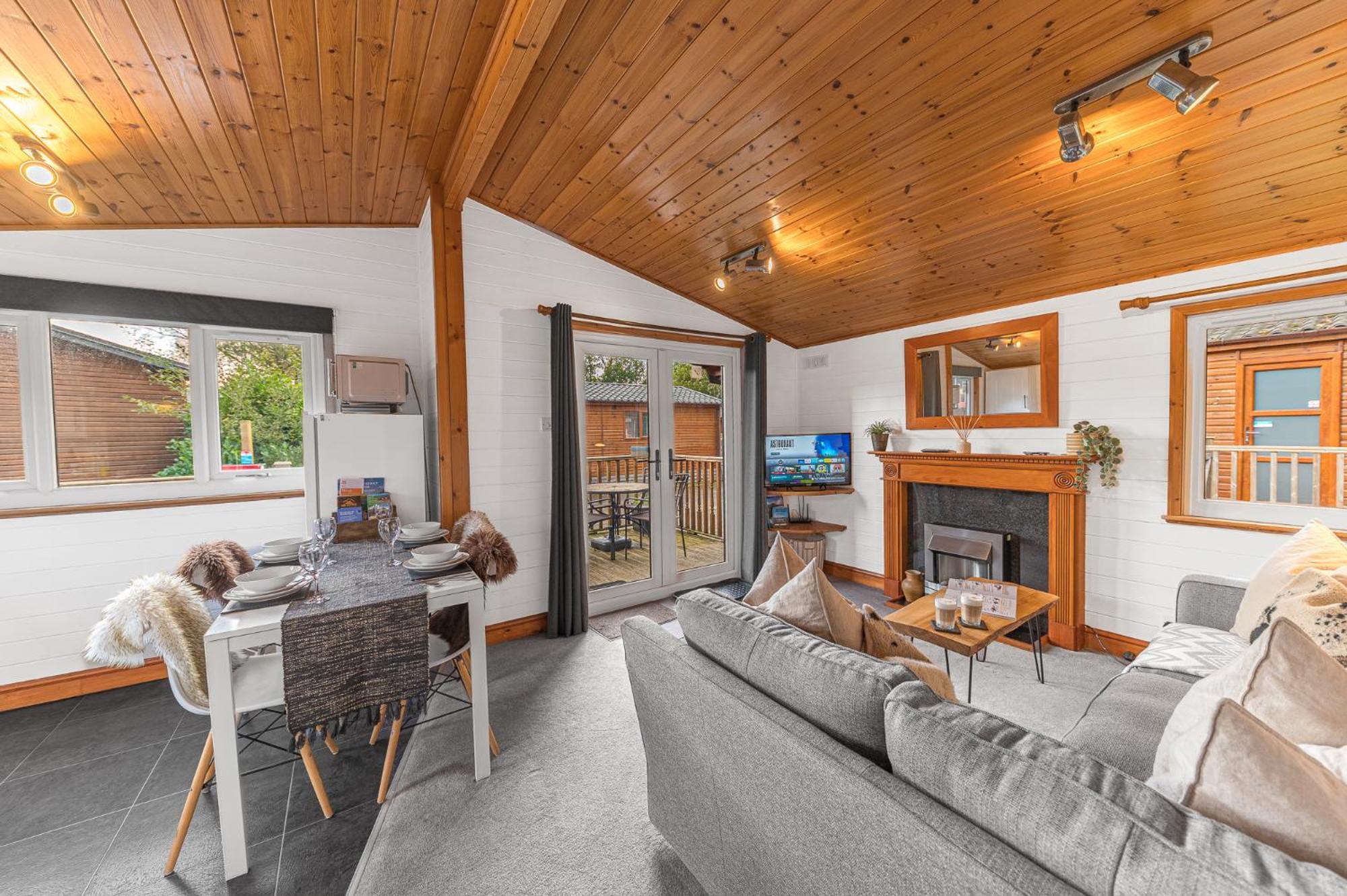 Bowness 45 - 2 Bedroom Lake Windermere Lodge מראה חיצוני תמונה