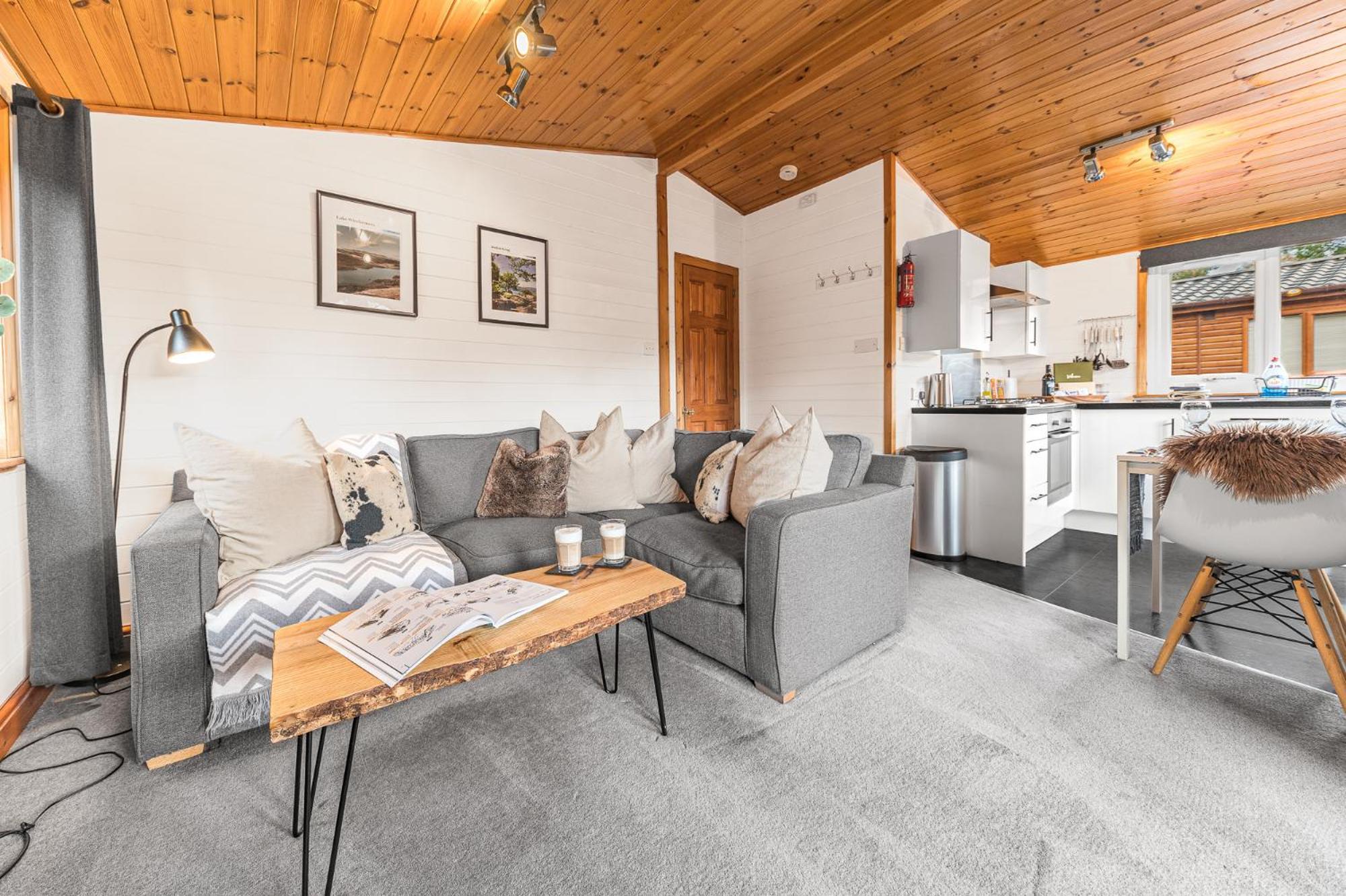 Bowness 45 - 2 Bedroom Lake Windermere Lodge מראה חיצוני תמונה